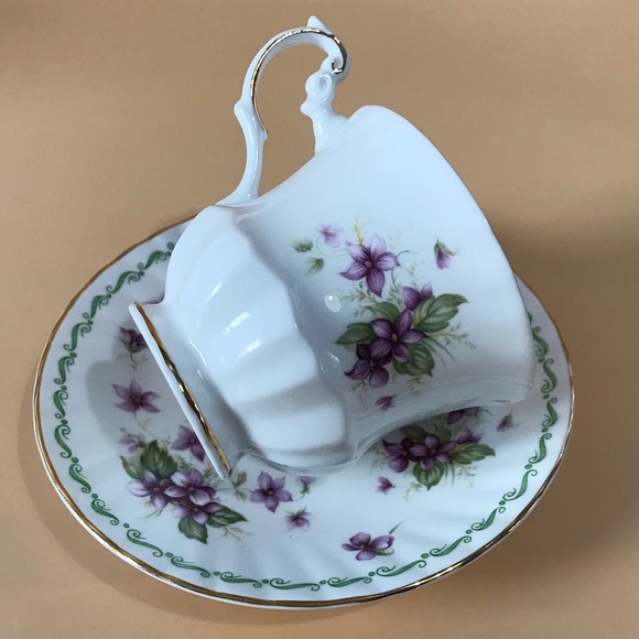 Queen's Fine Bone China Teacup & Saucer Set. Floral Violet Purple Motif. Rosina - Picture 7 of 9